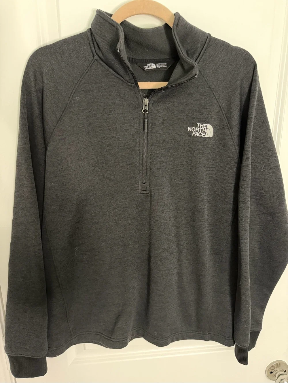 The North Face Men’s Charcoal Gray Quarter-Zip Pullover